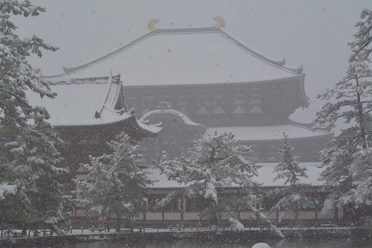 Todai-ji temple's Great Buddha Hall (Daibutsuden) in Nara