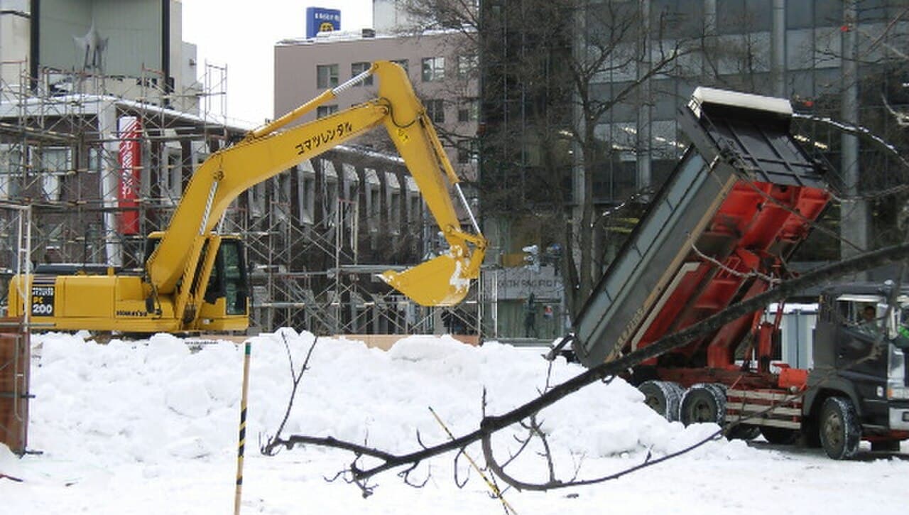 さっぽろ雪まつりの大きな雪像(北海道)