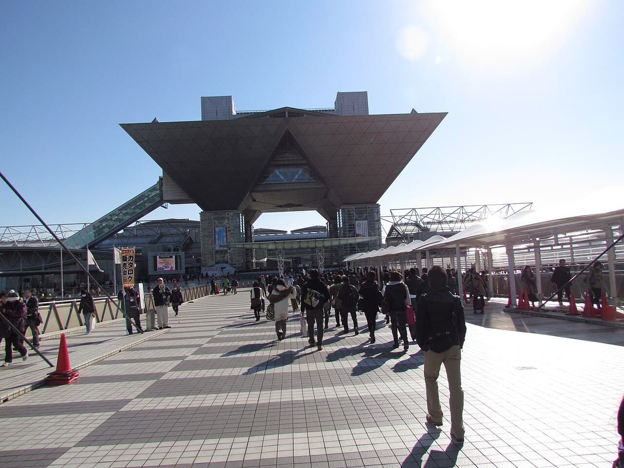 Crowds at the Comiket 83 doujinshi convention at Tokyo Big Sight