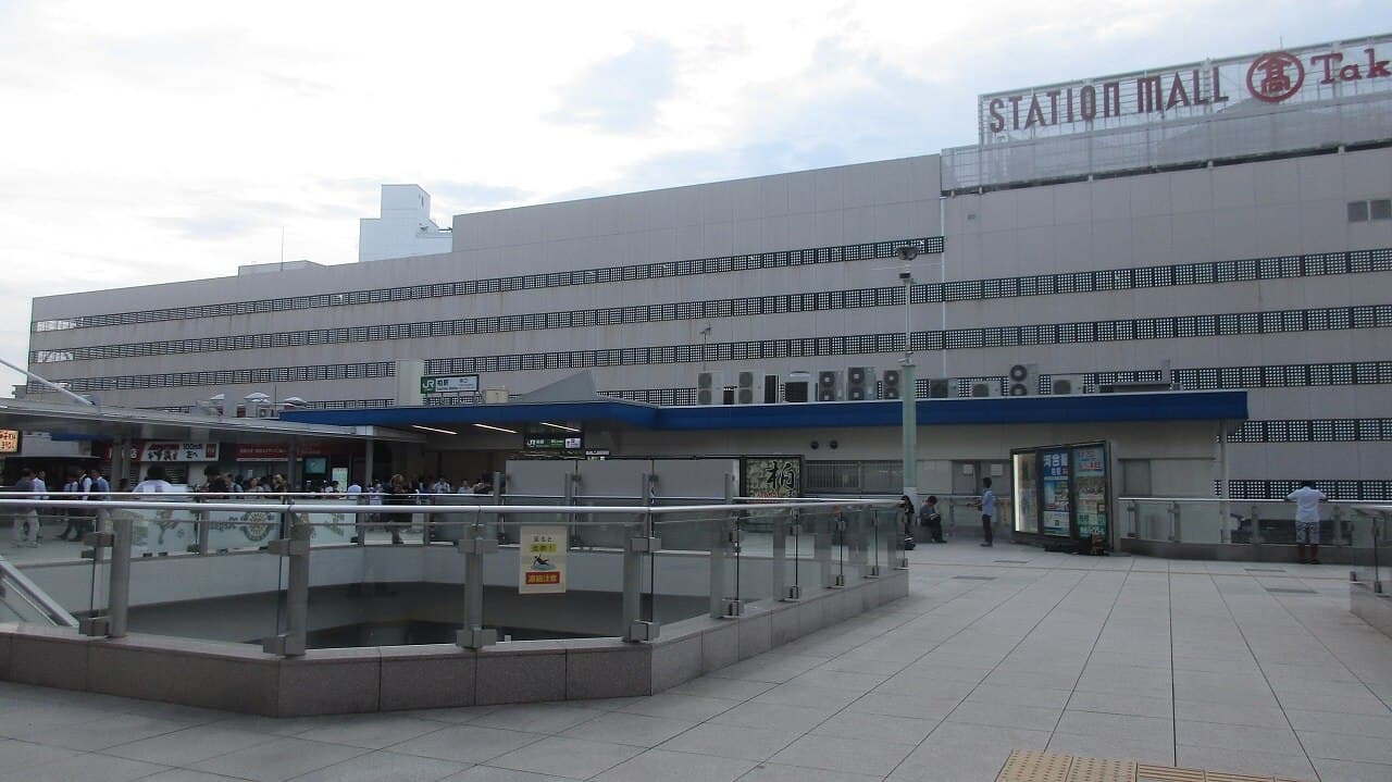 JR/Tobu Kashiwa Station, the hub around which Kashiwa Matsuri is held, Chiba Prefecture