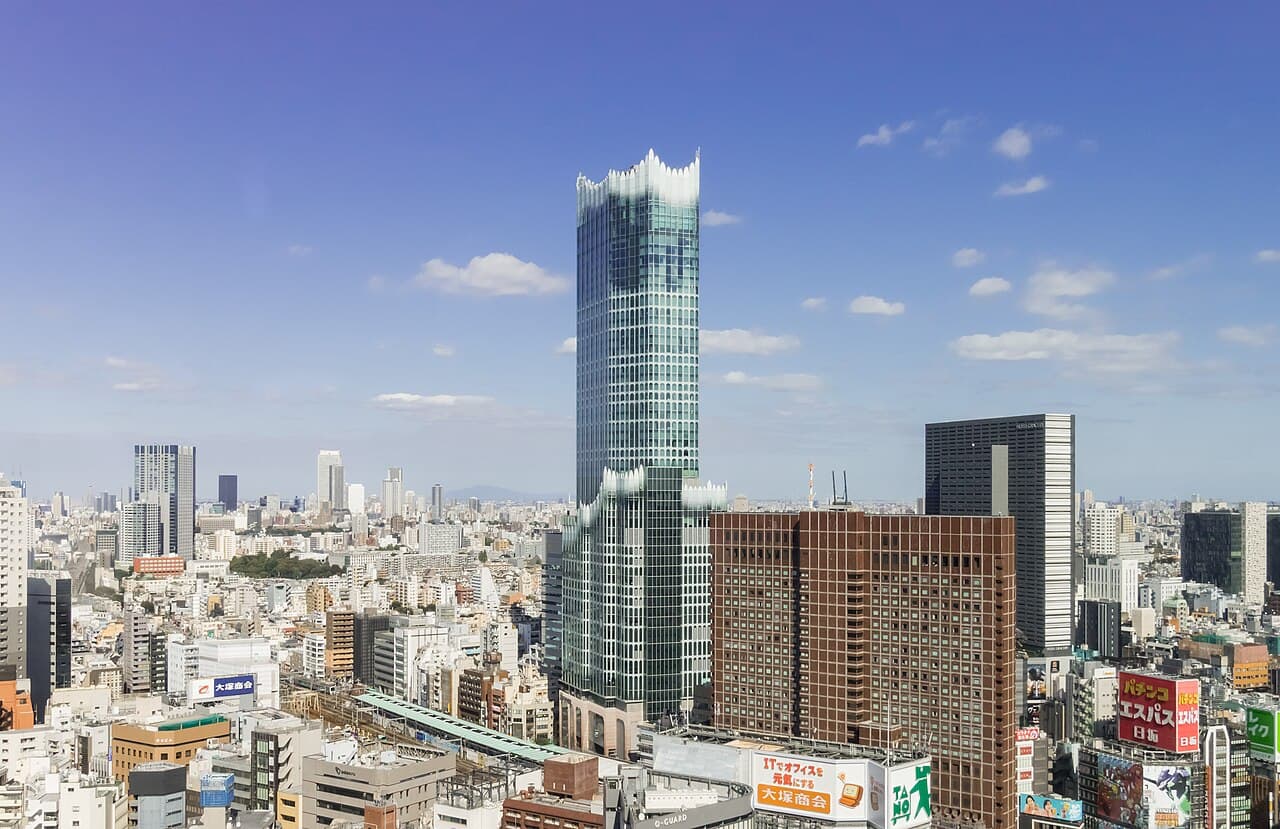 Tokyu Kabukicho Tower in Shinjuku, the high-rise that houses Zepp Shinjuku on floors B1–B4