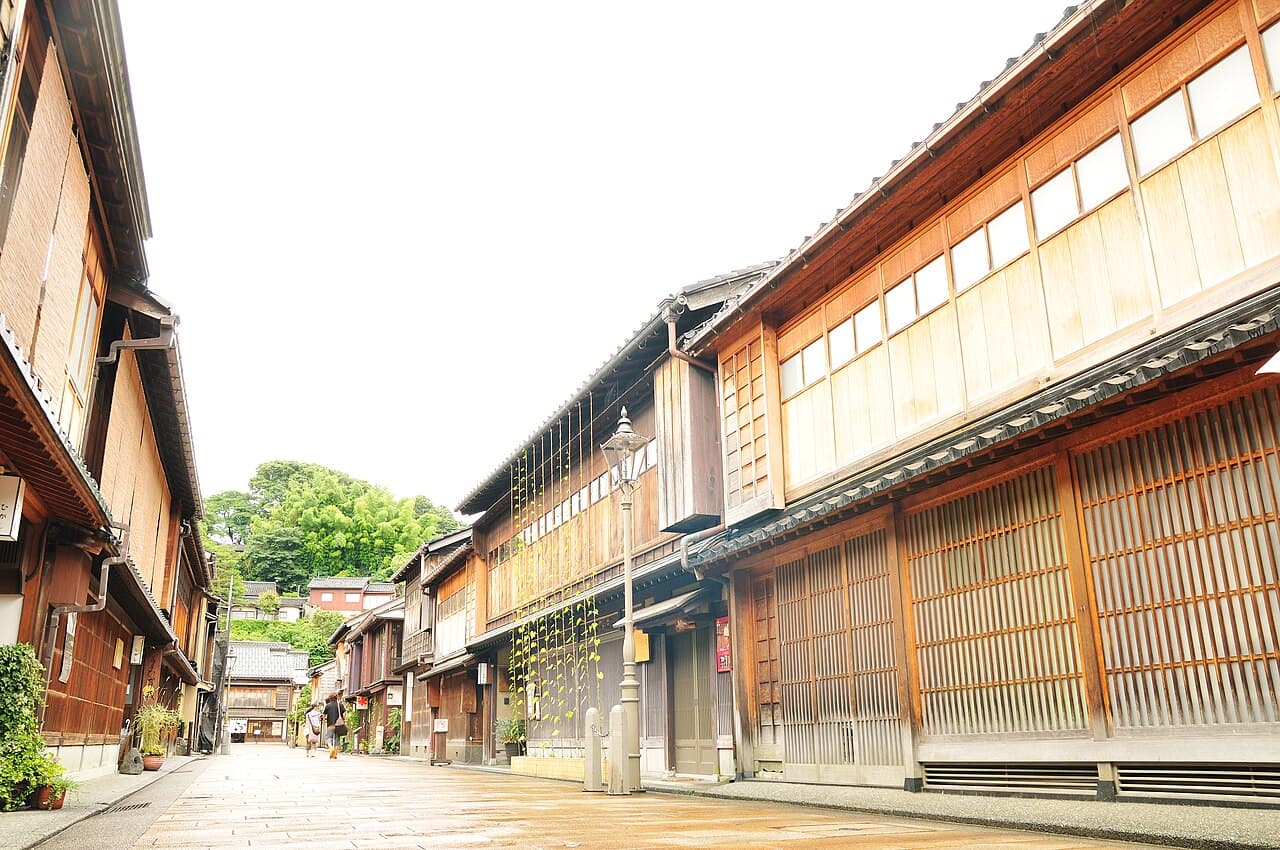 Traditional teahouse buildings in the Higashi Chaya District of Kanazawa